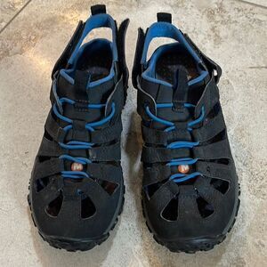 Merrell black/blue vibrant lug sole velcro strap sandals. Youth size 3.5